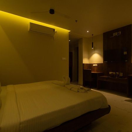 Hotel Palace View Murshidabad Екстер'єр фото