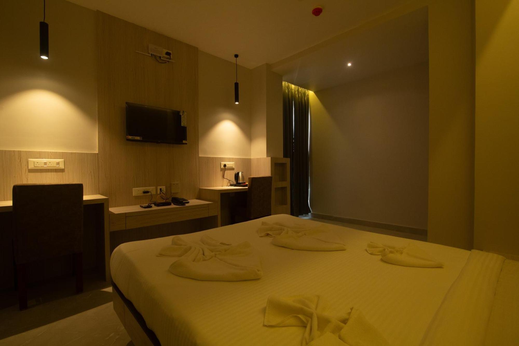 Hotel Palace View Murshidabad Екстер'єр фото