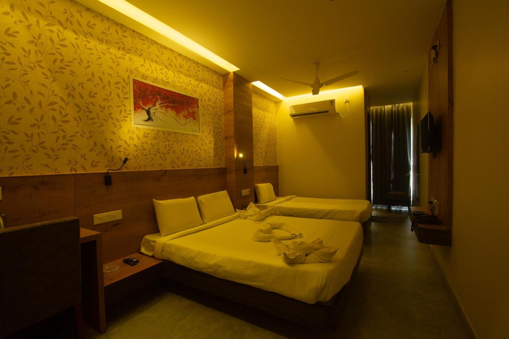 Hotel Palace View Murshidabad Екстер'єр фото