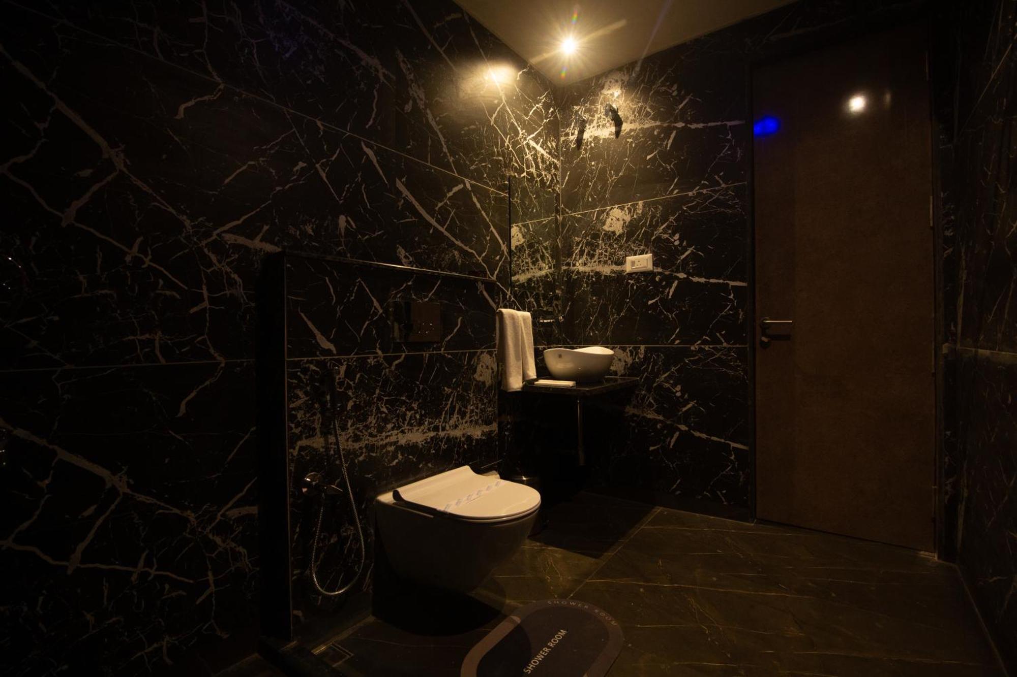 Hotel Palace View Murshidabad Екстер'єр фото